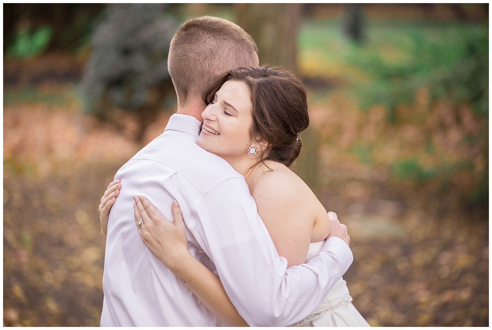 Outdoor Fall Wedding in Ohio | Monica Brown Photography | monicabrownphoto.com