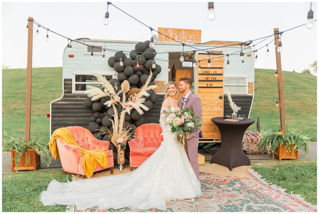 Hot Air Balloon Wedding Inspiration | monicabrownphoto.com