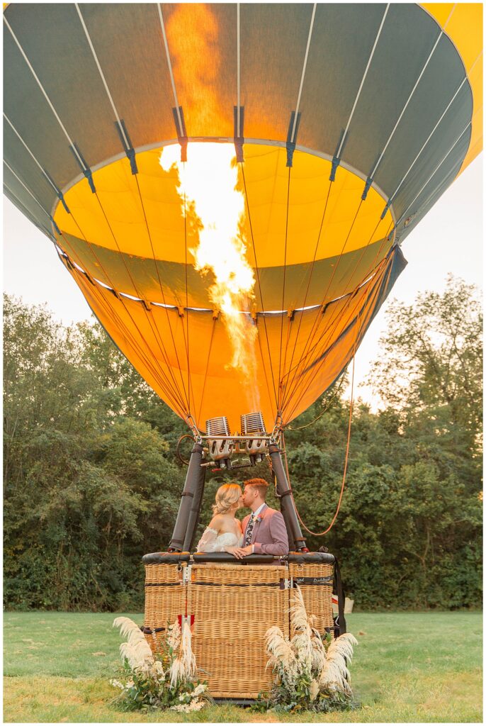 Hot Air Balloon Wedding Inspiration | monicabrownphoto.com