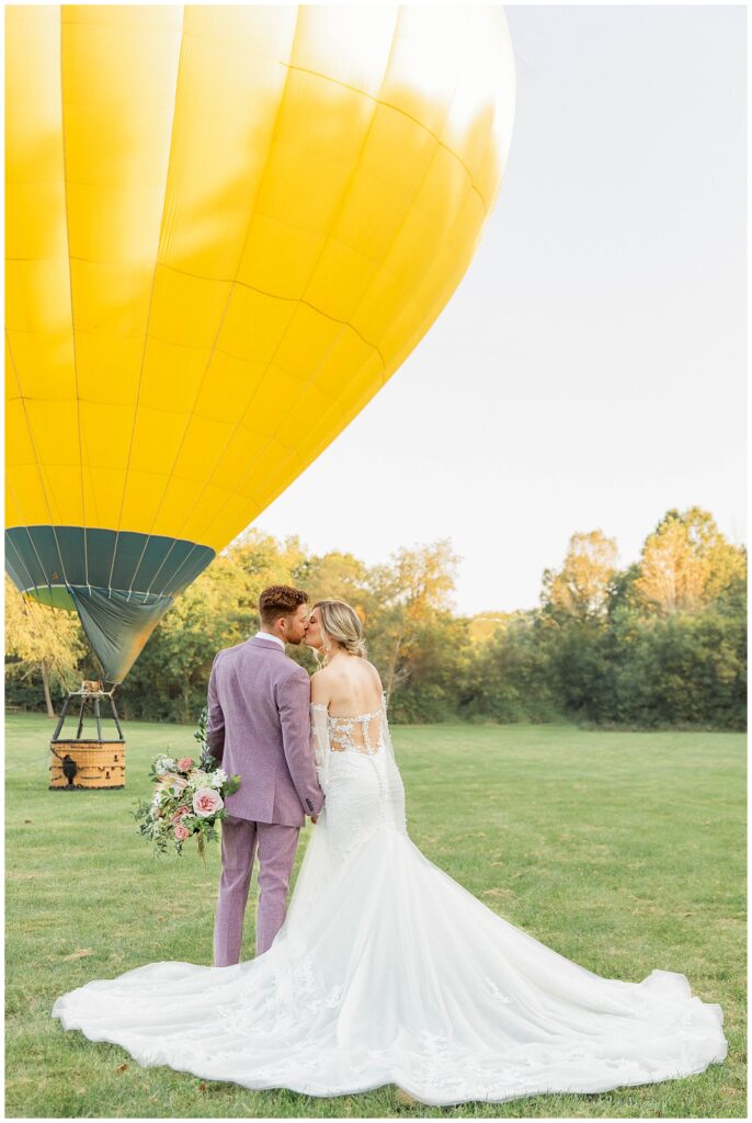 Hot Air Balloon Wedding Inspiration | monicabrownphoto.com